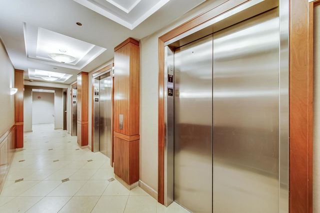 635 N Dearborn Street 2104, Chicago, IL 60654