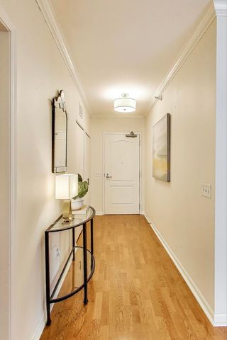 635 N Dearborn Street 2104, Chicago, IL 60654