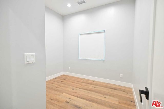 6961 Balcom Avenue, Reseda (los Angeles), CA 91335