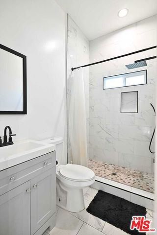 6961 Balcom Avenue, Reseda (los Angeles), CA 91335