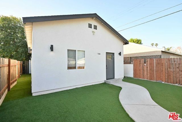 6961 Balcom Avenue, Reseda (los Angeles), CA 91335