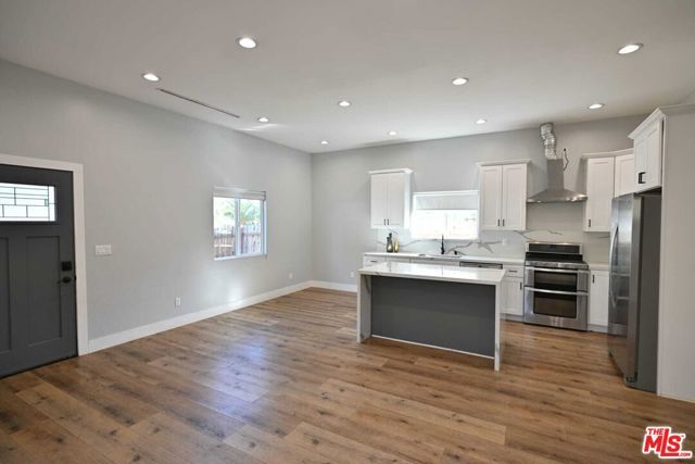 6961 Balcom Avenue, Reseda (los Angeles), CA 91335