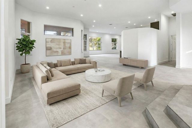 13211 SW 44th Street, Davie, FL 33330