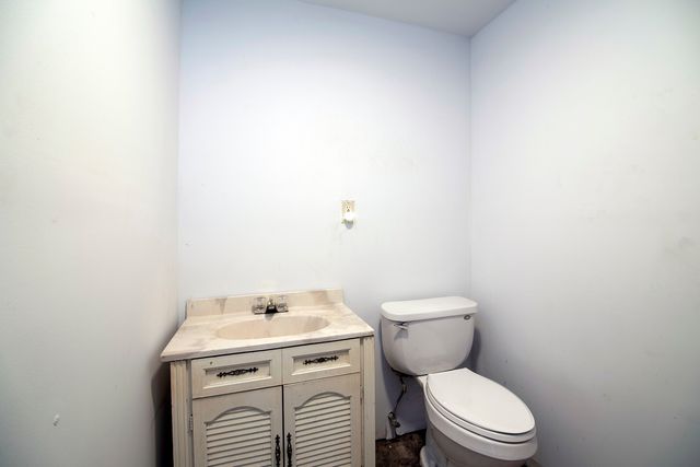 34 S Chestnut Court, Glenwood, IL 60425