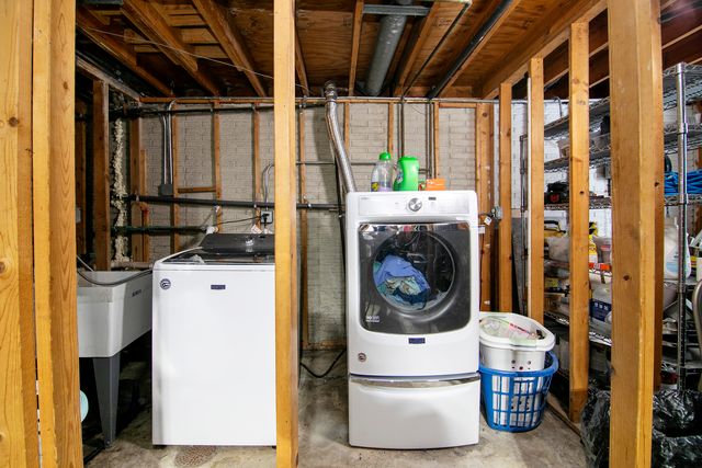 34 S Chestnut Court, Glenwood, IL 60425