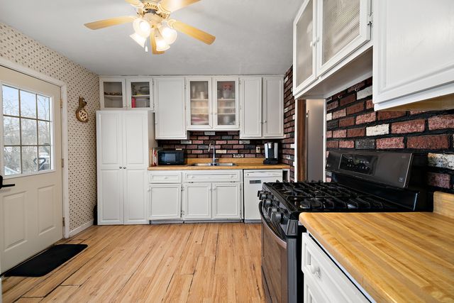 34 S Chestnut Court, Glenwood, IL 60425