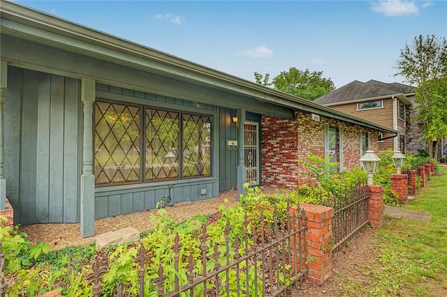 608 B Street, Bentonville, AR 72712
