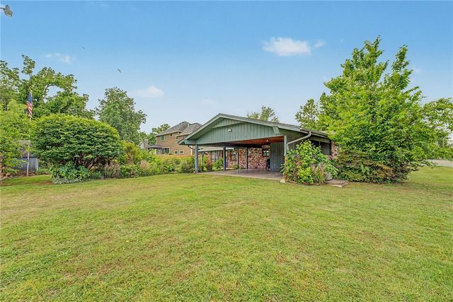 608 B Street, Bentonville, AR 72712