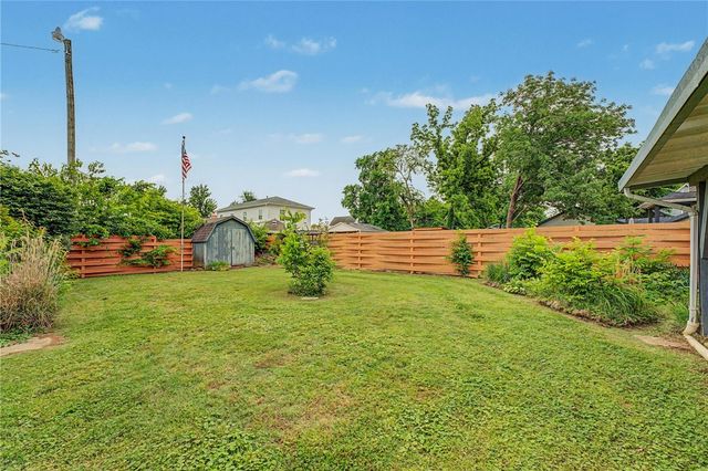 608 B Street, Bentonville, AR 72712
