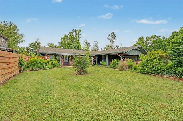 608 B Street, Bentonville, AR 72712