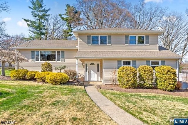 15 Stuckler Lane, Wayne, NJ 07470