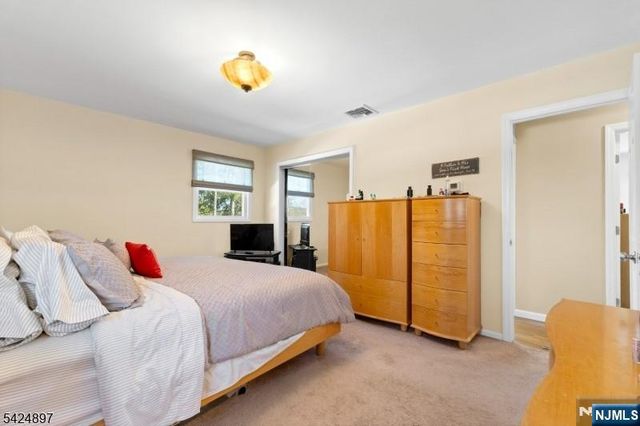 15 Stuckler Lane, Wayne, NJ 07470