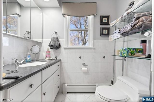 15 Stuckler Lane, Wayne, NJ 07470