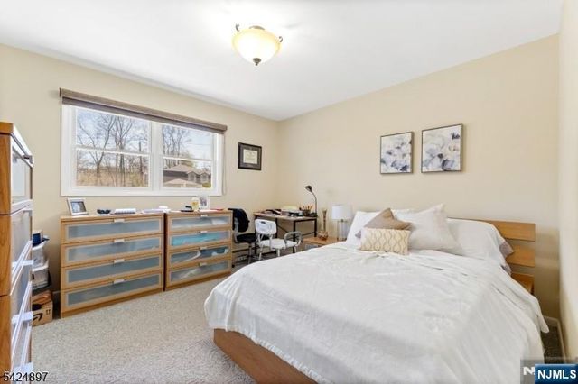 15 Stuckler Lane, Wayne, NJ 07470