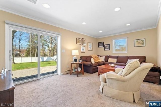15 Stuckler Lane, Wayne, NJ 07470