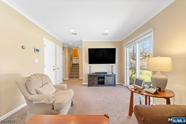 15 Stuckler Lane, Wayne, NJ 07470