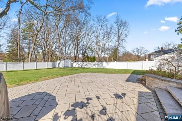 15 Stuckler Lane, Wayne, NJ 07470