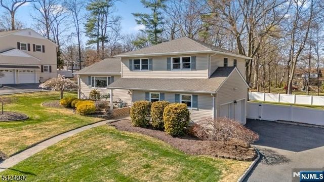 15 Stuckler Lane, Wayne, NJ 07470