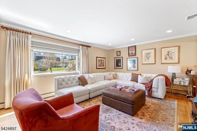 15 Stuckler Lane, Wayne, NJ 07470