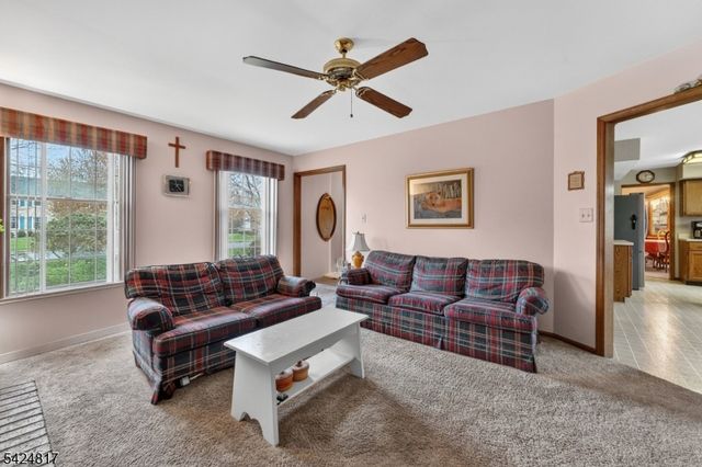 2 Rittenhouse Cir, Raritan Twp., NJ 08822