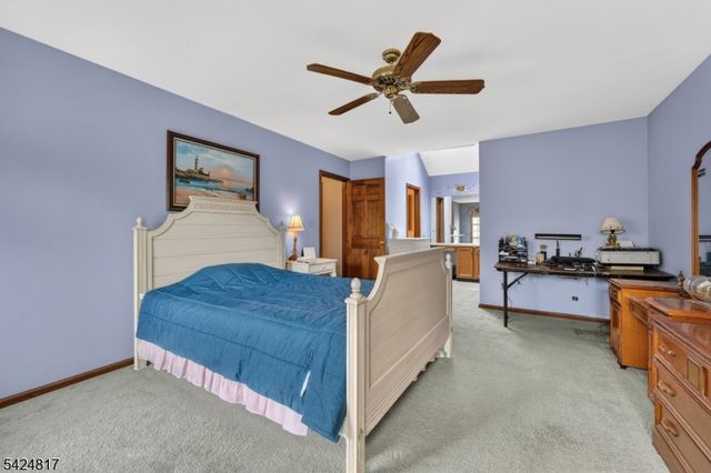 2 Rittenhouse Cir, Raritan Twp., NJ 08822