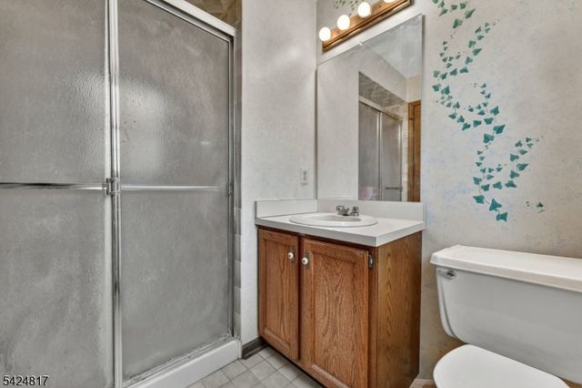 2 Rittenhouse Cir, Raritan Twp., NJ 08822