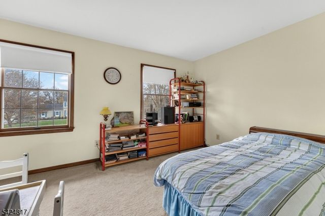 2 Rittenhouse Cir, Raritan Twp., NJ 08822