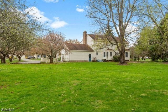 2 Rittenhouse Cir, Raritan Twp., NJ 08822