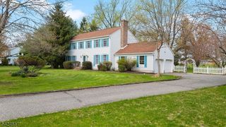 2 Rittenhouse Cir, Raritan Twp., NJ 08822