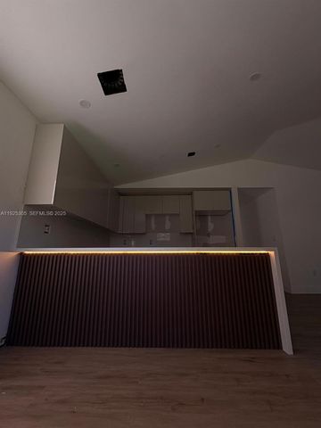 2158 NW 69th St, Miami, FL 33147