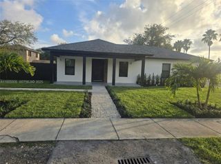 2158 NW 69th St, Miami, FL 33147