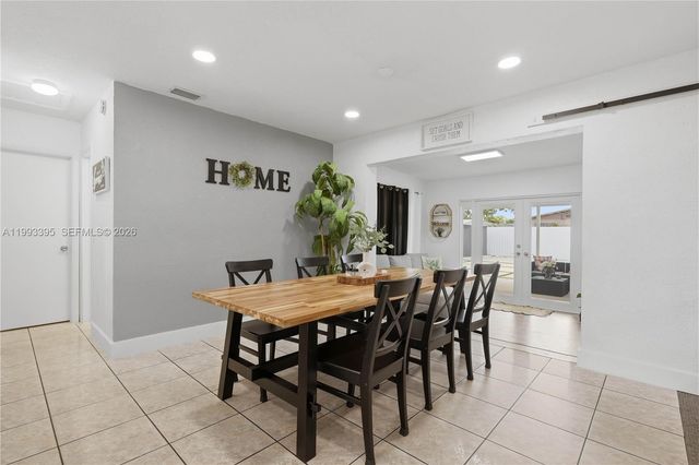 7390 Cleveland St, Hollywood, FL 33024