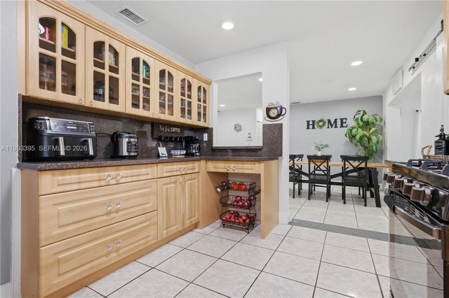 7390 Cleveland St, Hollywood, FL 33024