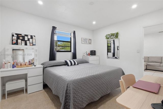 7390 Cleveland St, Hollywood, FL 33024