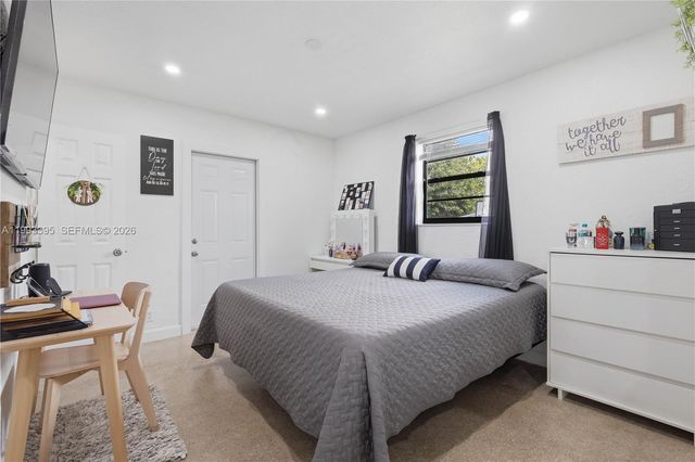 7390 Cleveland St, Hollywood, FL 33024