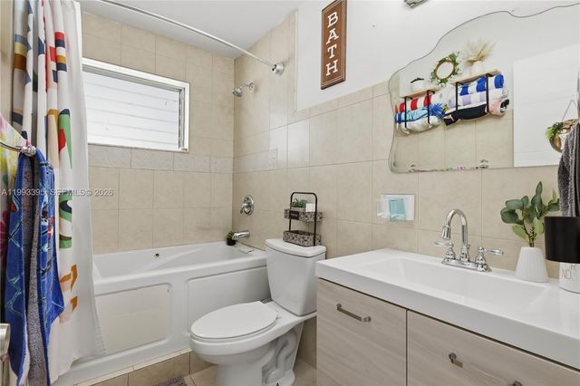 7390 Cleveland St, Hollywood, FL 33024