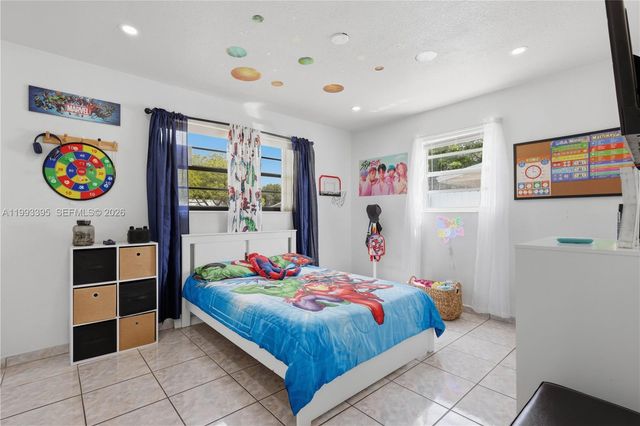 7390 Cleveland St, Hollywood, FL 33024