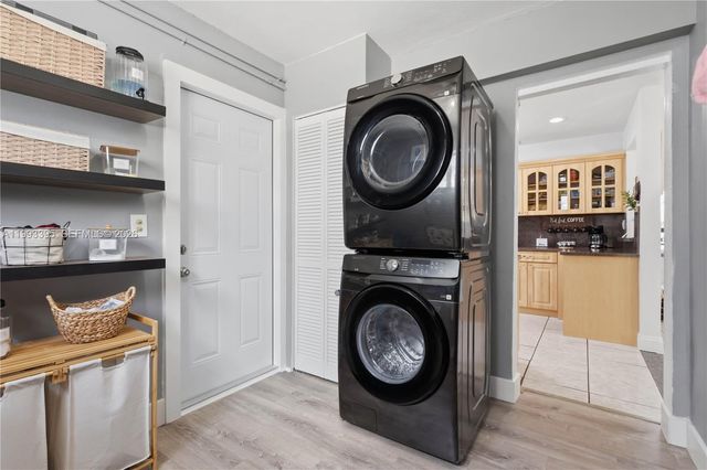 7390 Cleveland St, Hollywood, FL 33024