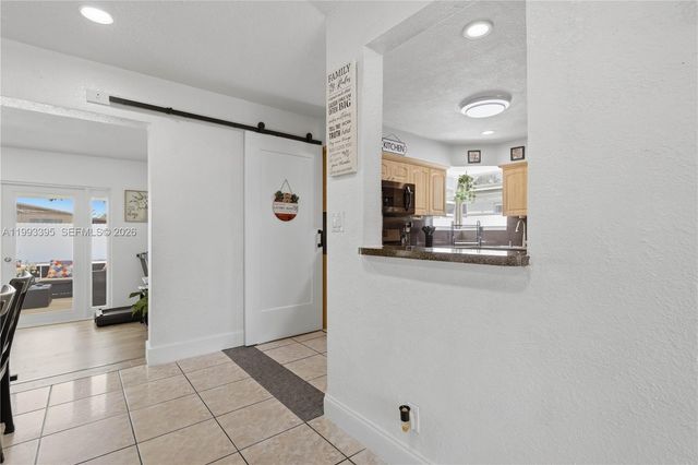 7390 Cleveland St, Hollywood, FL 33024