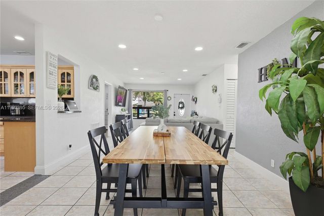 7390 Cleveland St, Hollywood, FL 33024