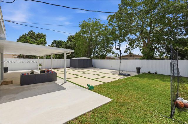 7390 Cleveland St, Hollywood, FL 33024