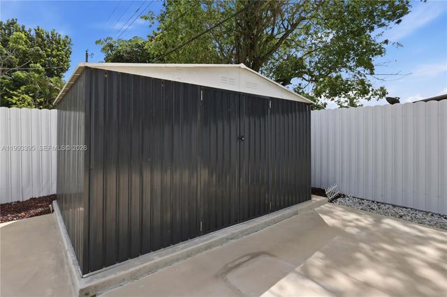 7390 Cleveland St, Hollywood, FL 33024