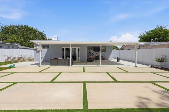 7390 Cleveland St, Hollywood, FL 33024