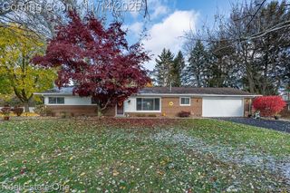 61 Nesbit Lane, Rochester Hills, MI 48309