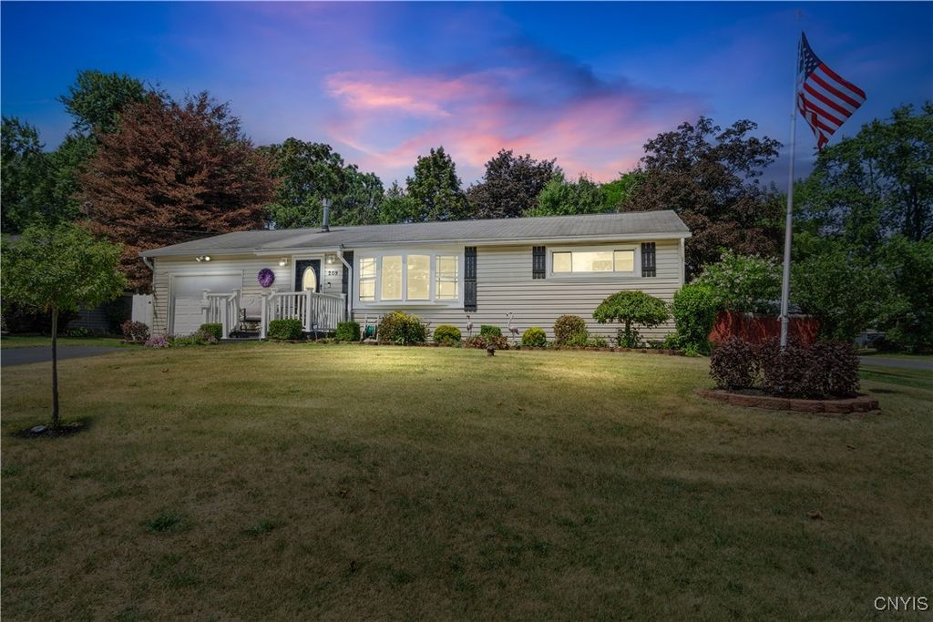209 Baxton Street, Clay, NY 13212