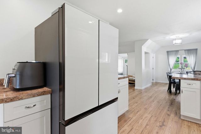 6179 YORK RD, Spring Grove, PA 17362