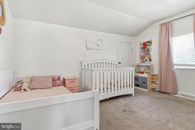 6179 YORK RD, Spring Grove, PA 17362