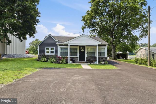 6179 YORK RD, Spring Grove, PA 17362