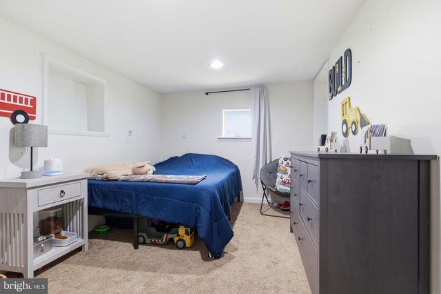 6179 YORK RD, Spring Grove, PA 17362