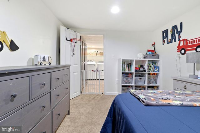 6179 YORK RD, Spring Grove, PA 17362